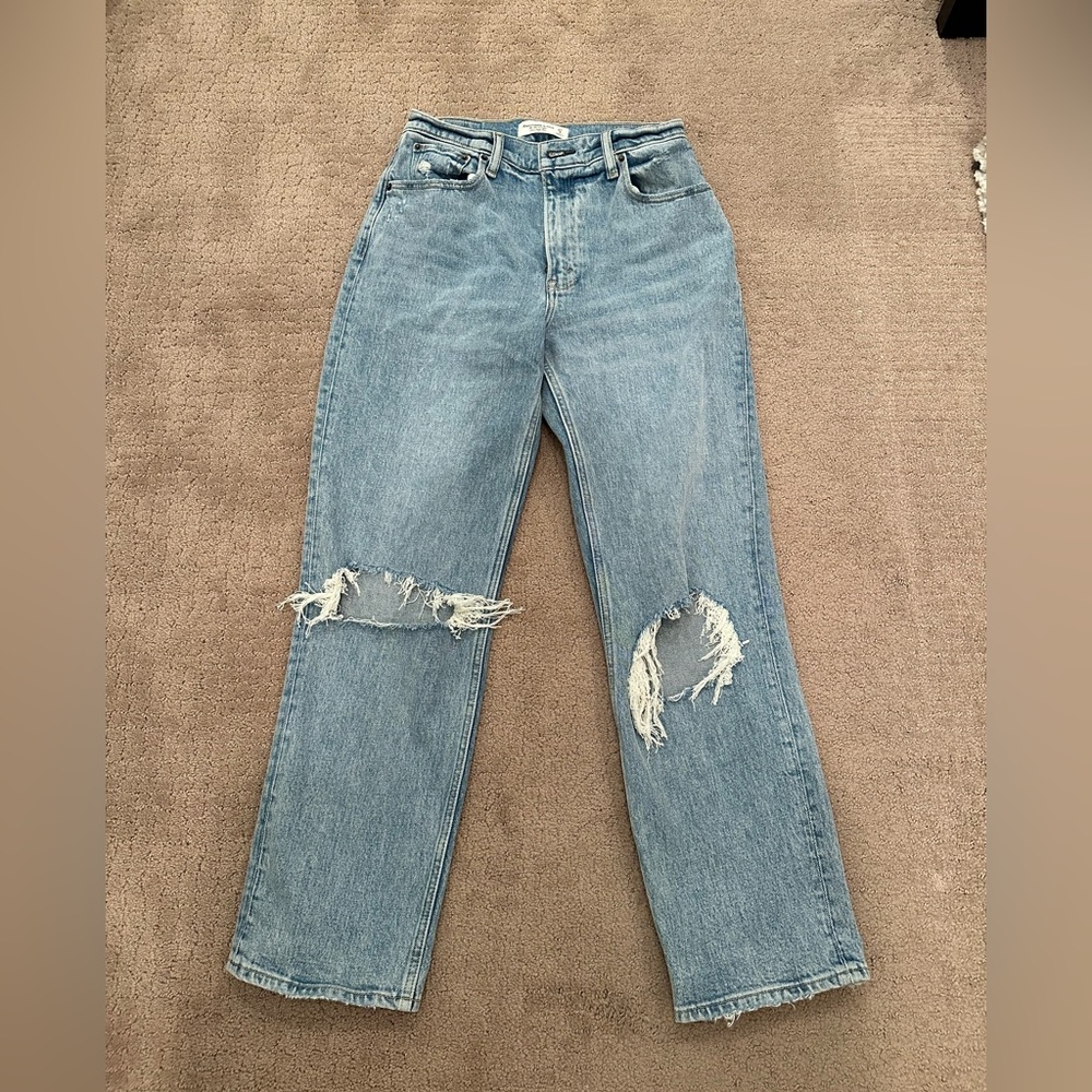 abercrombie the 90’s straight ultra high rise medium wash jean, size 27/4s